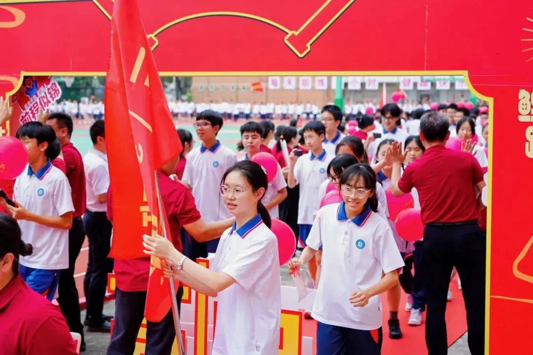 执笔为剑战中考,落笔生花创辉煌丨暨大附中2025届中考壮行精彩回顾-第69张图片-四季读书网