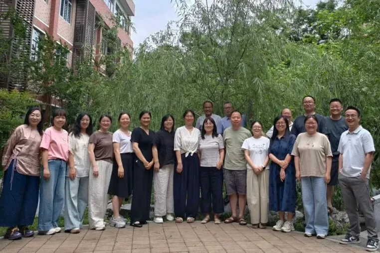 【凤高招生】2026中考季:化学教研组-第8张图片-四季读书网