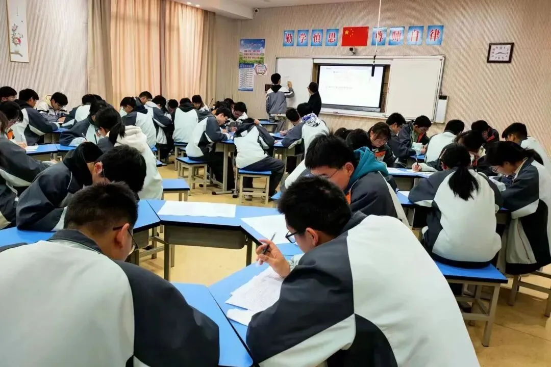 【凤高招生】2026中考季:化学教研组-第10张图片-四季读书网