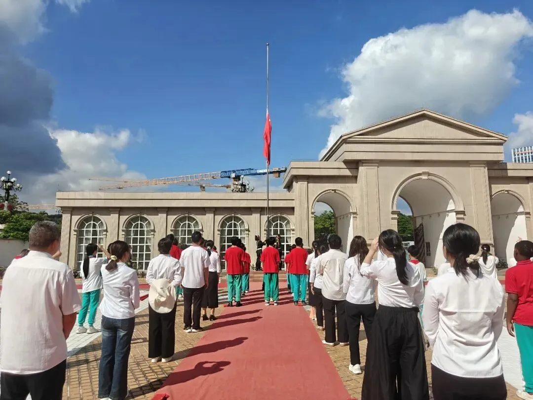 南方中英文学校隆重举行2026届中考送考仪式-第12张图片-四季读书网
