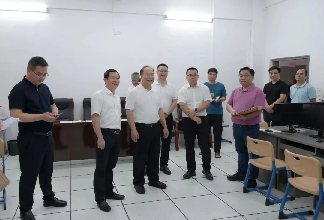 林建文市长带队到普宁市梅峰中学检查中考考点准备工作-第14张图片-四季读书网