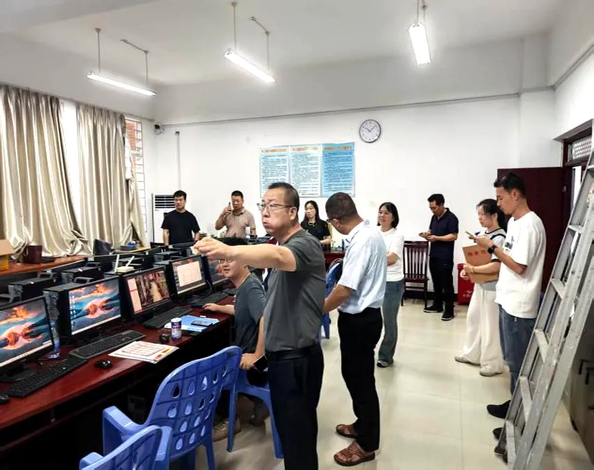 卓诚党建丨党建引领聚合力 多方联动护中考——护航党员工作室-第2张图片-四季读书网