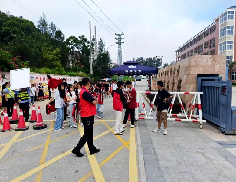 卓诚党建丨党建引领聚合力 多方联动护中考——护航党员工作室-第14张图片-四季读书网