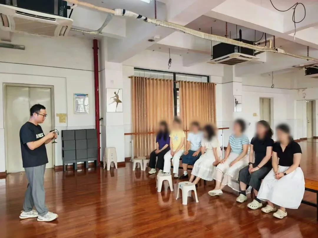 助力中考 | 心理团辅进校园:用画笔为中考学子减压赋能-第6张图片-四季读书网