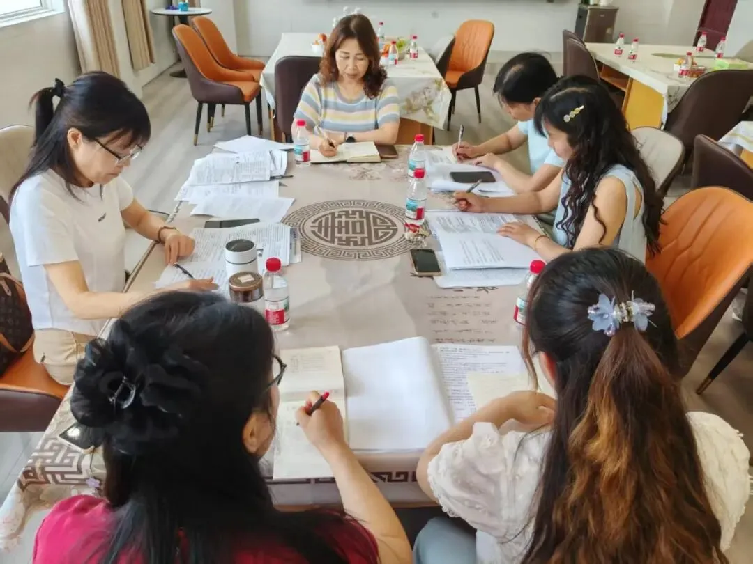 【实验初中】研真题明方向,精备考促提升——2026年中考真题深度研究暨备考复盘工作会议-第11张图片-四季读书网
