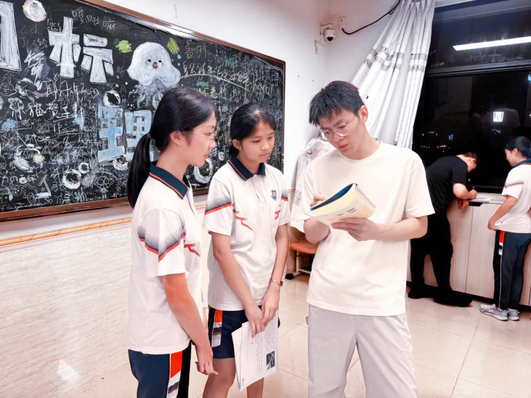 中考 | 全力以赴,执笔逐光,少年自当扶摇上!-第39张图片-四季读书网
