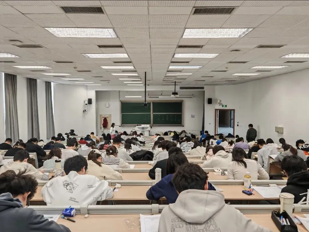 孩子们,中考即将到来,别等考完了才明白:“不努力,真的会出局.”-第1张图片-四季读书网