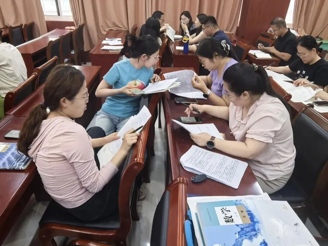 教学教研丨精研真题明方向 深思细悟促成长——濮阳市七星实验学校开展高考专题研讨活动-第7张图片-四季读书网