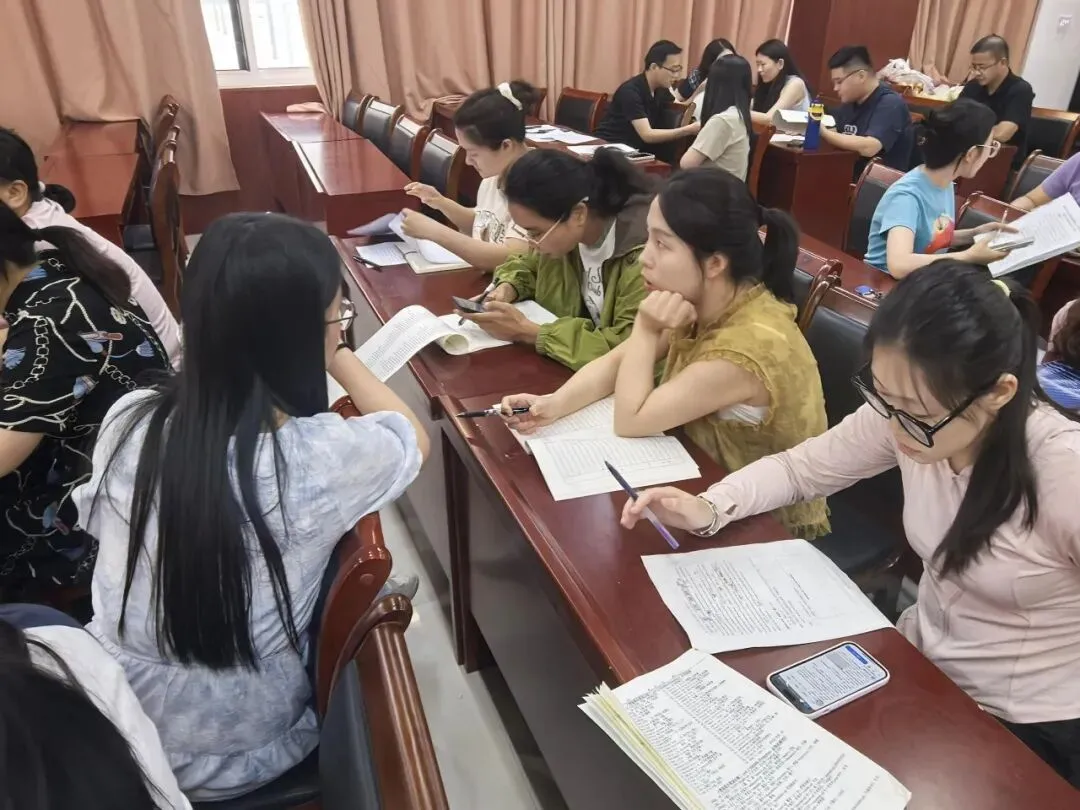 教学教研丨精研真题明方向 深思细悟促成长——濮阳市七星实验学校开展高考专题研讨活动-第8张图片-四季读书网