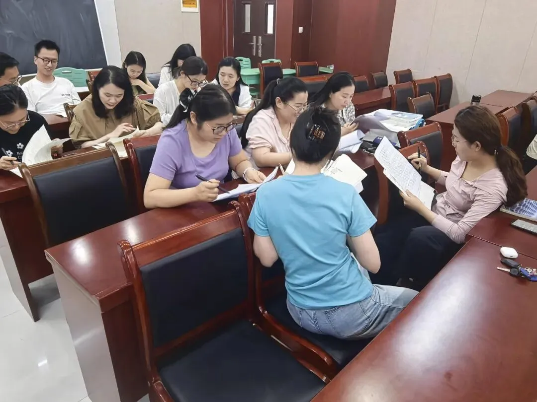 教学教研丨精研真题明方向 深思细悟促成长——濮阳市七星实验学校开展高考专题研讨活动-第10张图片-四季读书网