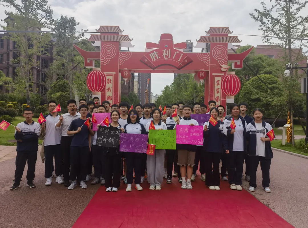 中考失利后,热血少年蛰伏三年高燃逆袭!-第3张图片-四季读书网