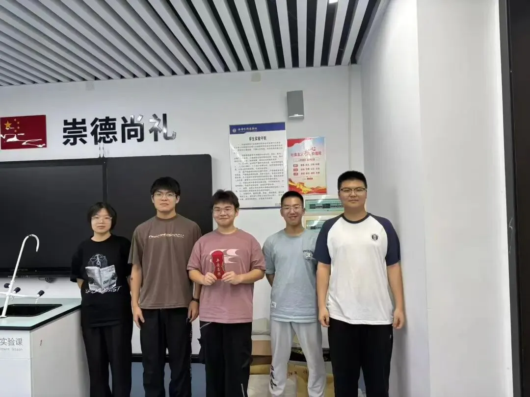 中考失利后,热血少年蛰伏三年高燃逆袭!-第4张图片-四季读书网