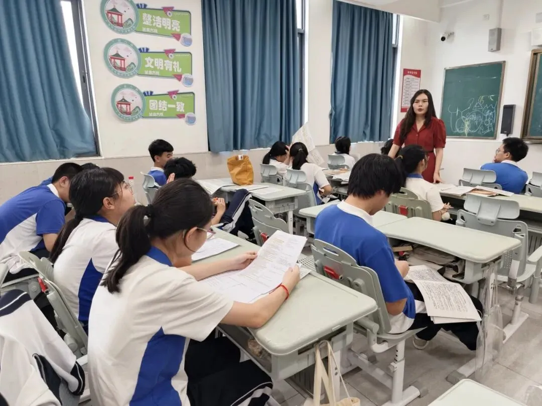 笔锋所至,心光所向——2026年中考“护航”之旅-第52张图片-四季读书网