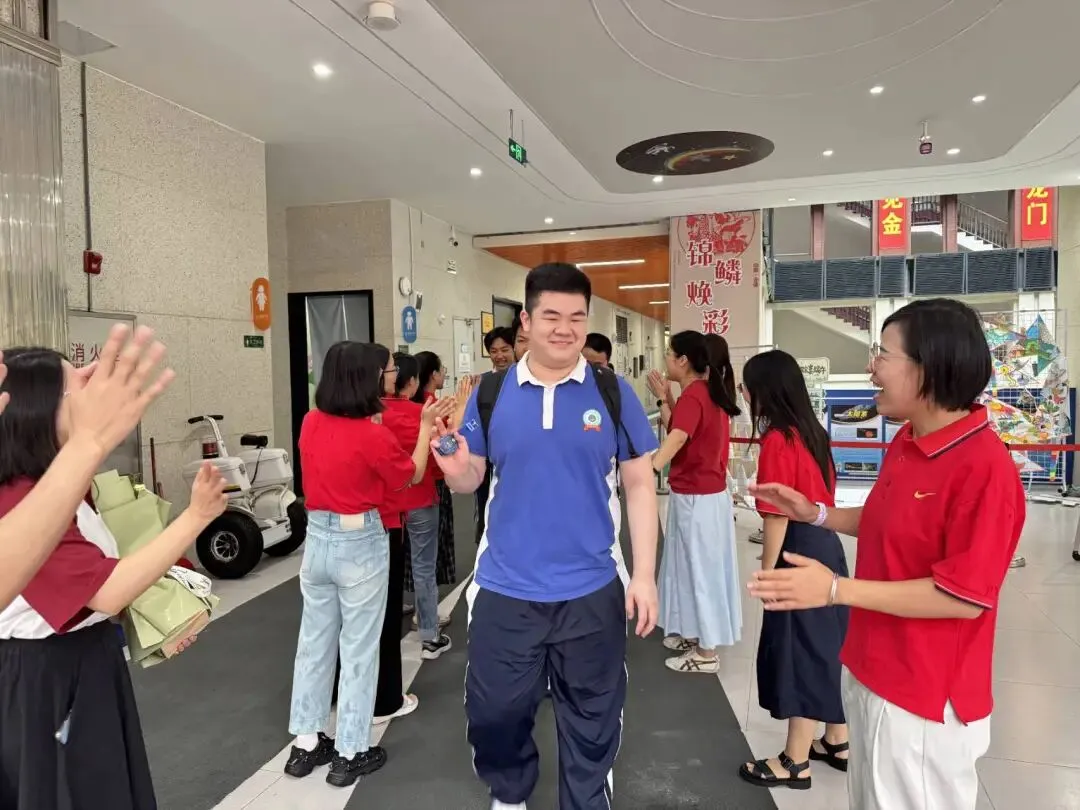 笔锋所至,心光所向——2026年中考“护航”之旅-第76张图片-四季读书网