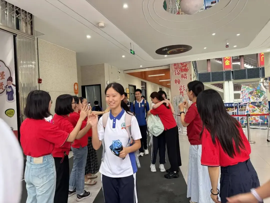 笔锋所至,心光所向——2026年中考“护航”之旅-第77张图片-四季读书网