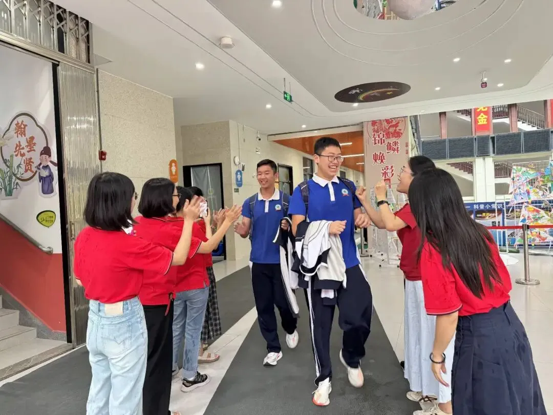 笔锋所至,心光所向——2026年中考“护航”之旅-第78张图片-四季读书网