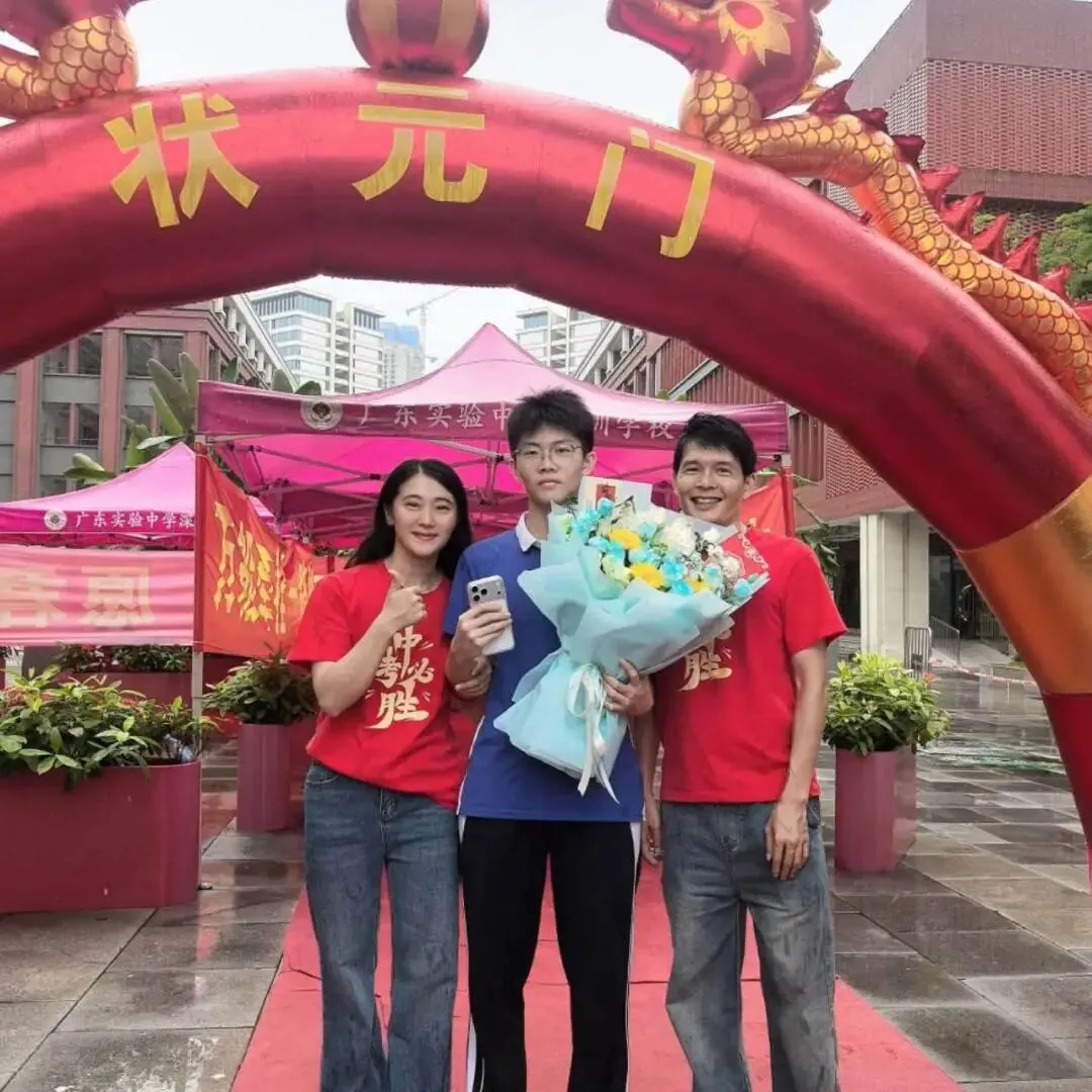 笔锋所至,心光所向——2026年中考“护航”之旅-第82张图片-四季读书网