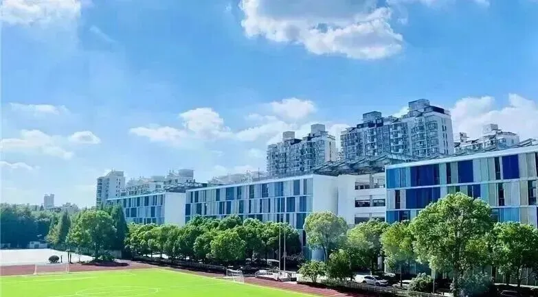 中考结束转轨国际窗口期!上海50+国际高中2026年7-8月开放日时间及补录信息!-第11张图片-四季读书网