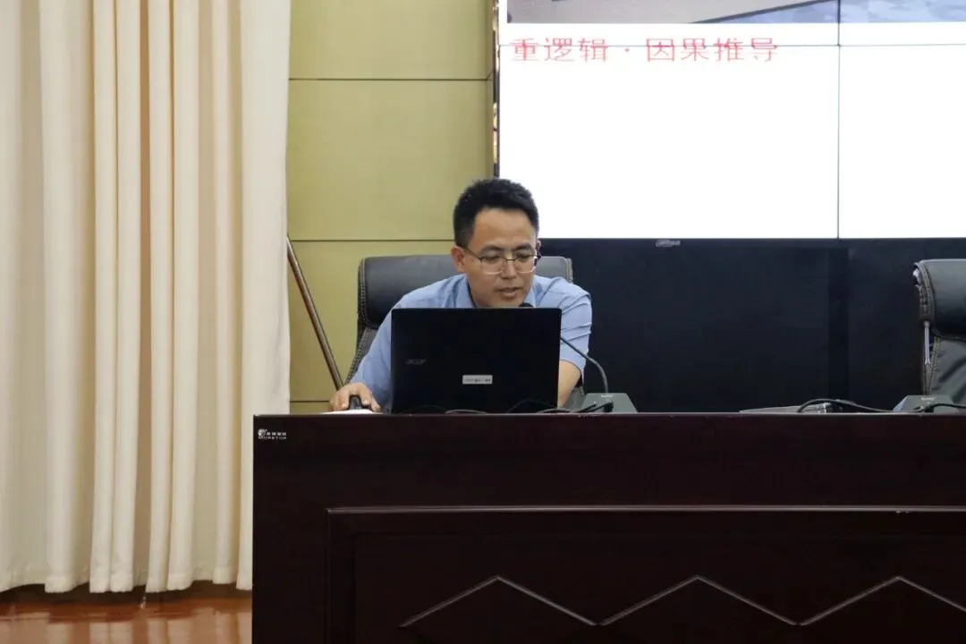 教研动态 | 研真题明考向 聚合力提效能——阜南一中开展高考试题分析交流会-第5张图片-四季读书网