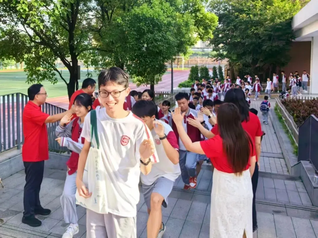 中考首日,天河学子从容应对这场青春大考-第11张图片-四季读书网