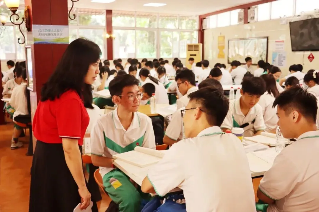 直击中考首日丨愿南实少年提笔逐梦,一举高中-第29张图片-四季读书网