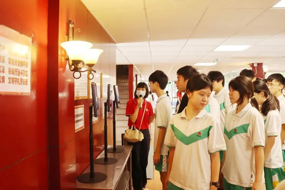 直击中考首日丨愿南实少年提笔逐梦,一举高中-第36张图片-四季读书网