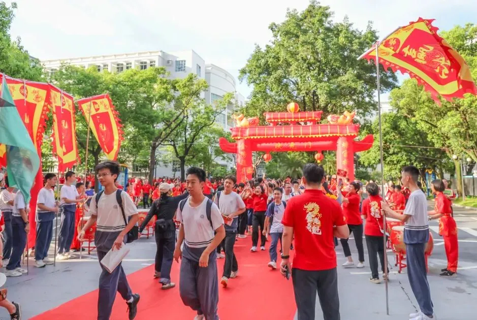 问鼎中考,再创辉煌!小金龙高燃出征!-第4张图片-四季读书网
