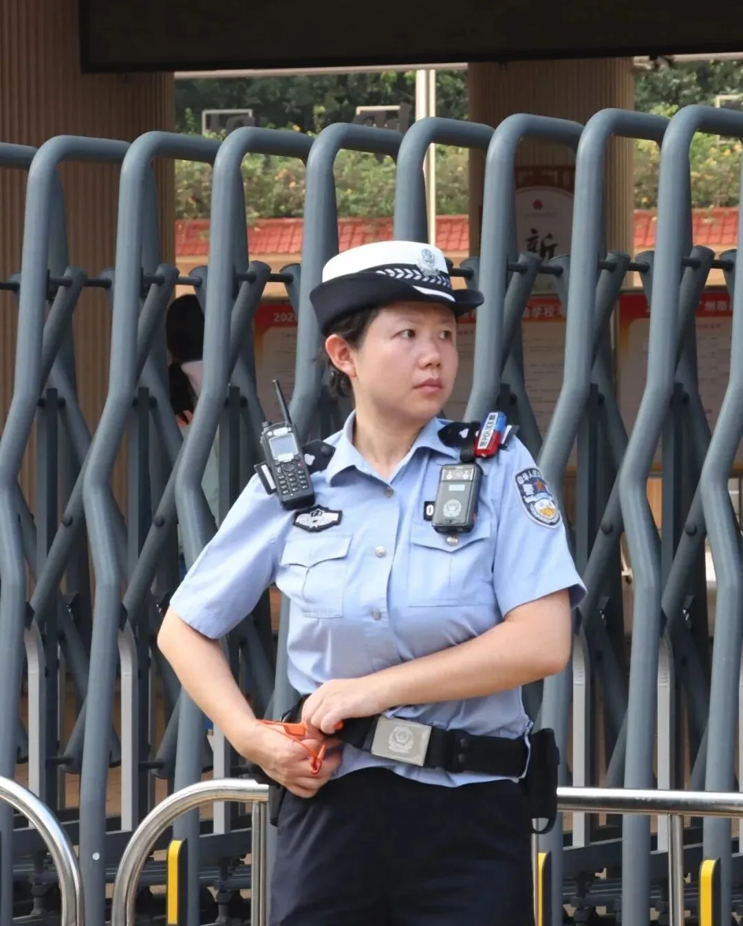 直击中考首日丨愿南实少年提笔逐梦,一举高中-第77张图片-四季读书网