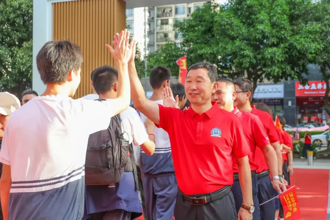 问鼎中考,再创辉煌!小金龙高燃出征!-第31张图片-四季读书网