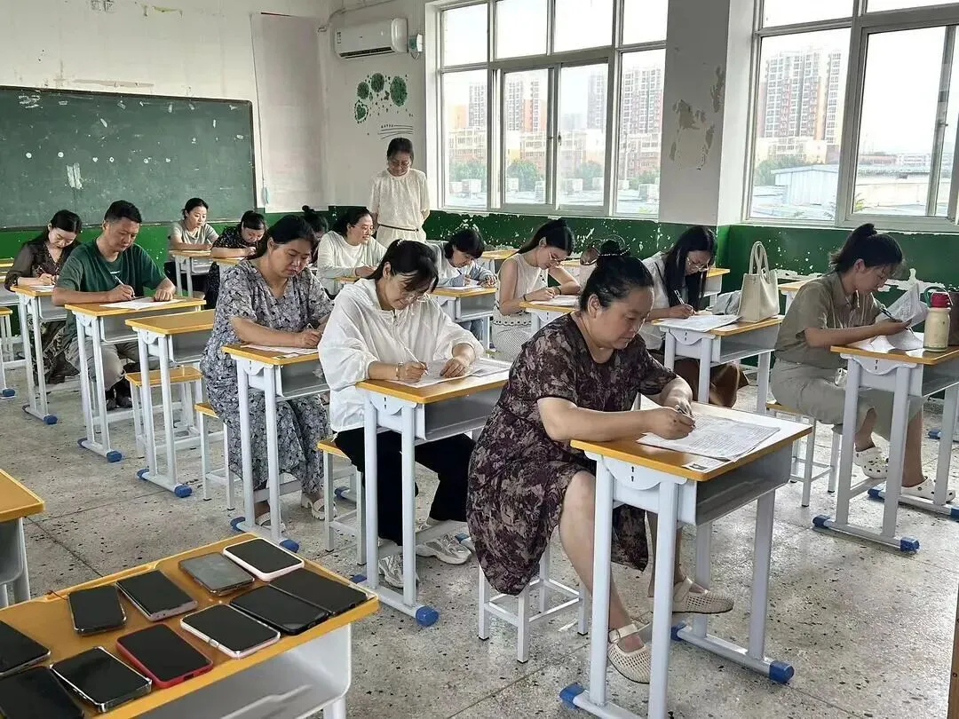 南阳市三中伏牛路校区九年级教师真题研做-第10张图片-四季读书网