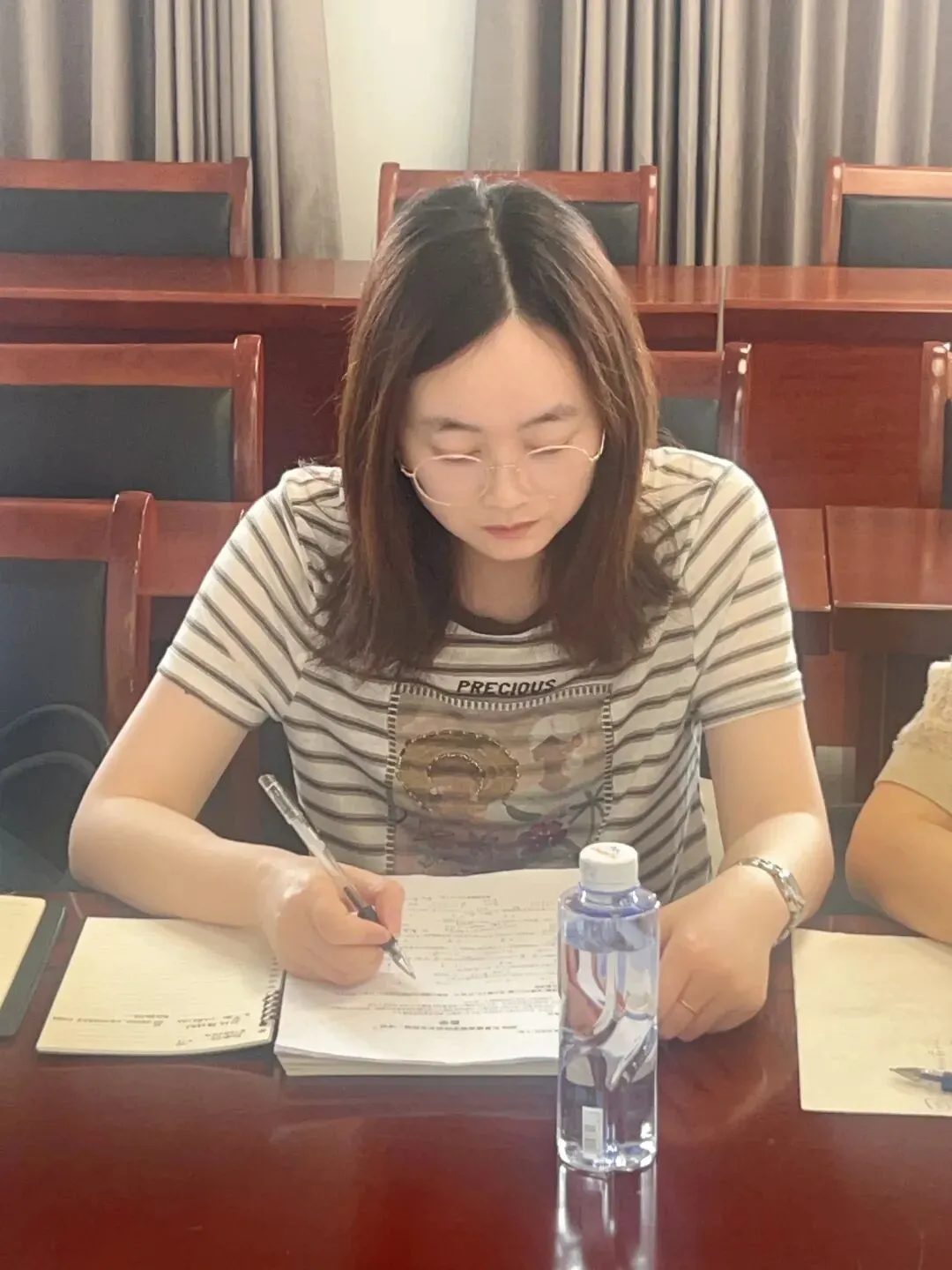 研析真题聚智交流,盛夏研修蓄力远航——张家港市吴新建名师工作室第十次研修活动在市教发中心举行-第13张图片-四季读书网