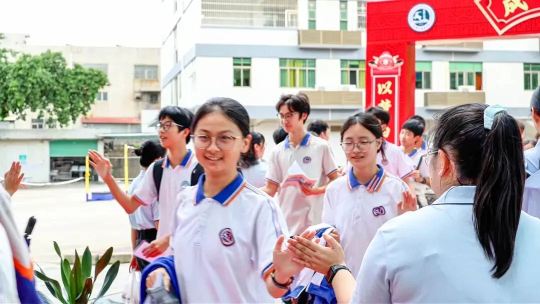 中考首日,清溪6314名考生执笔赴考场!-第5张图片-四季读书网