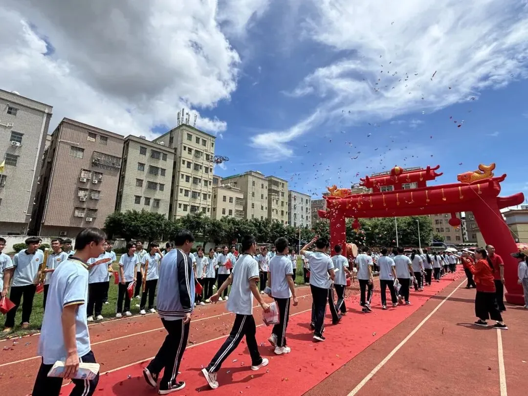 锦秀实验学校中考壮行纪实-第23张图片-四季读书网