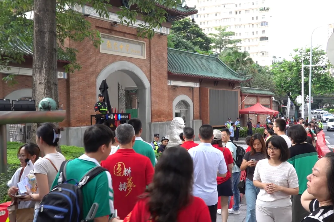 护航中考 | 青春绽放正当时,越秀公安伴你前行-第3张图片-四季读书网