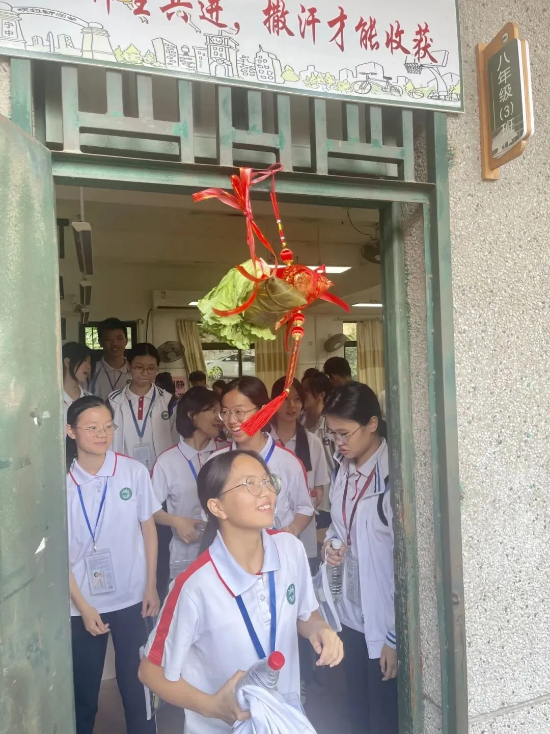 中考启幕!广宁5969名考生赴考-第5张图片-四季读书网