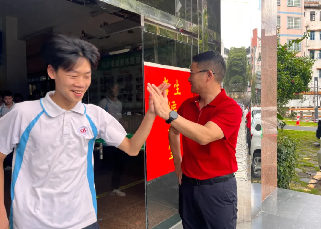 中考启幕!广宁5969名考生赴考-第7张图片-四季读书网