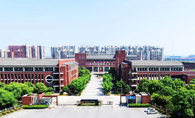 中考择校丨心怀仁德,静候少年逐光!-第5张图片-四季读书网