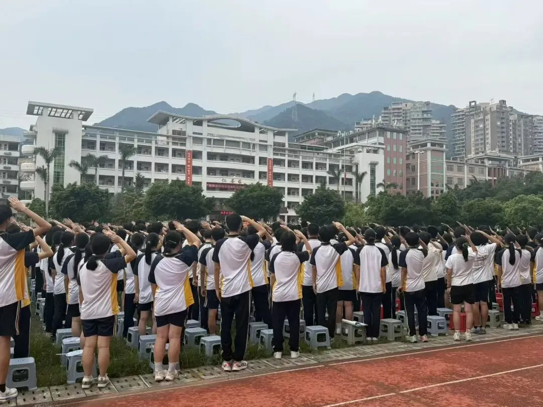 【清新实校·中考送考】壮行燃鸿志,送考踏锦途——清新区实验学校举办壮行暨暖心送考仪式-第19张图片-四季读书网