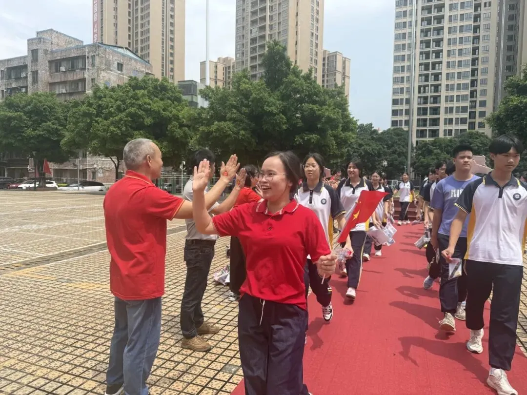 【清新实校·中考送考】壮行燃鸿志,送考踏锦途——清新区实验学校举办壮行暨暖心送考仪式-第36张图片-四季读书网