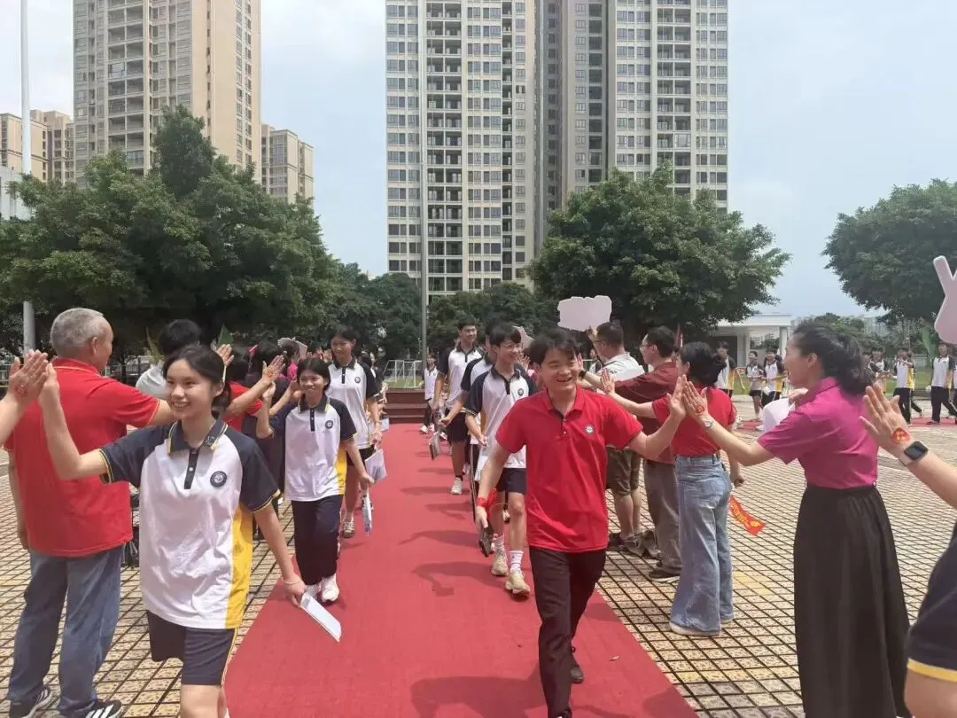 【清新实校·中考送考】壮行燃鸿志,送考踏锦途——清新区实验学校举办壮行暨暖心送考仪式-第37张图片-四季读书网