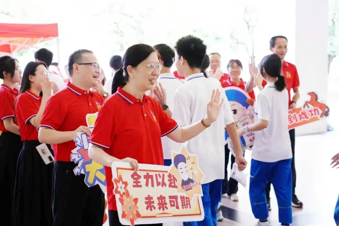 中考首日直击|花都少年执笔赴考,逐梦今朝!-第23张图片-四季读书网
