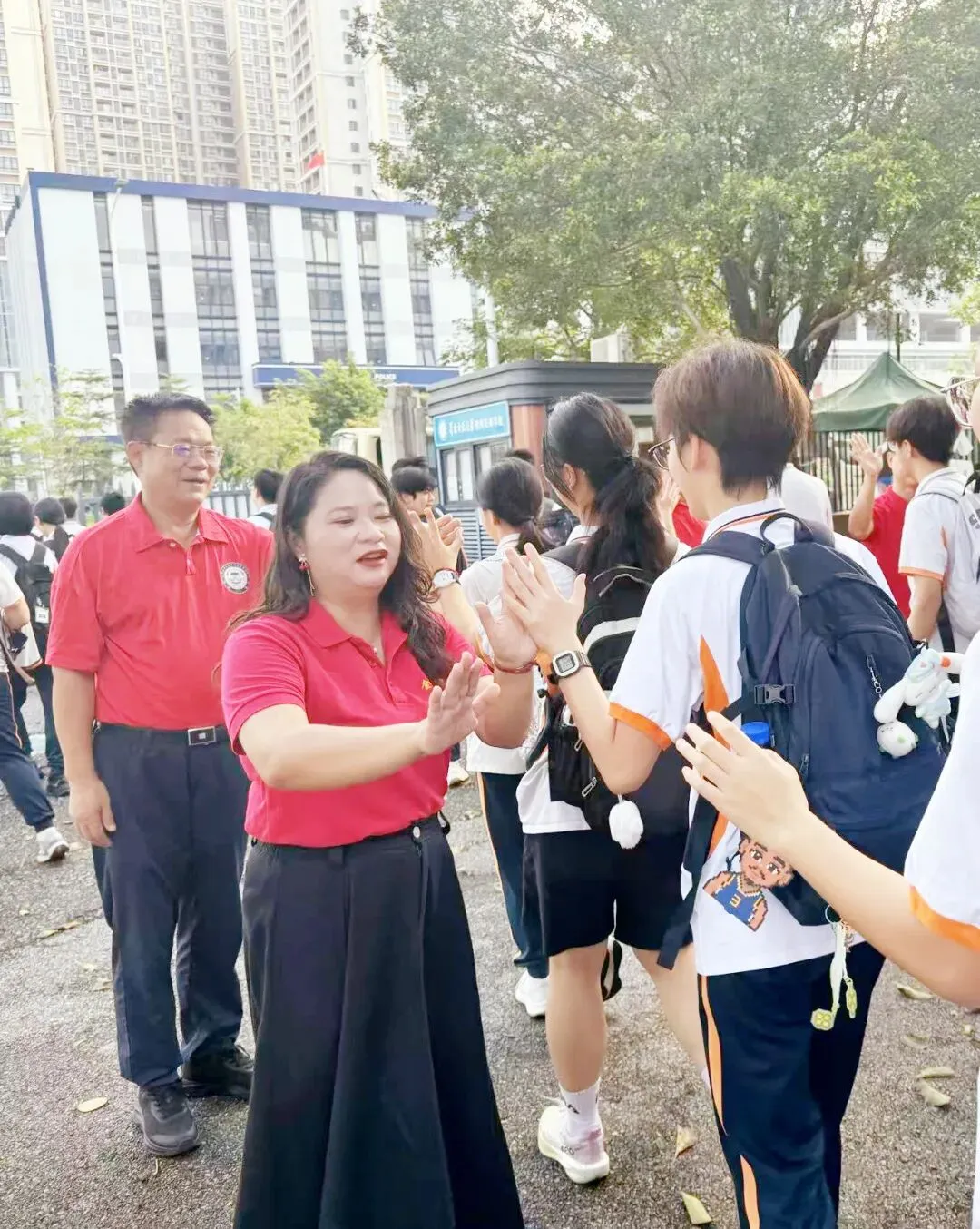 中考首日直击|花都少年执笔赴考,逐梦今朝!-第39张图片-四季读书网