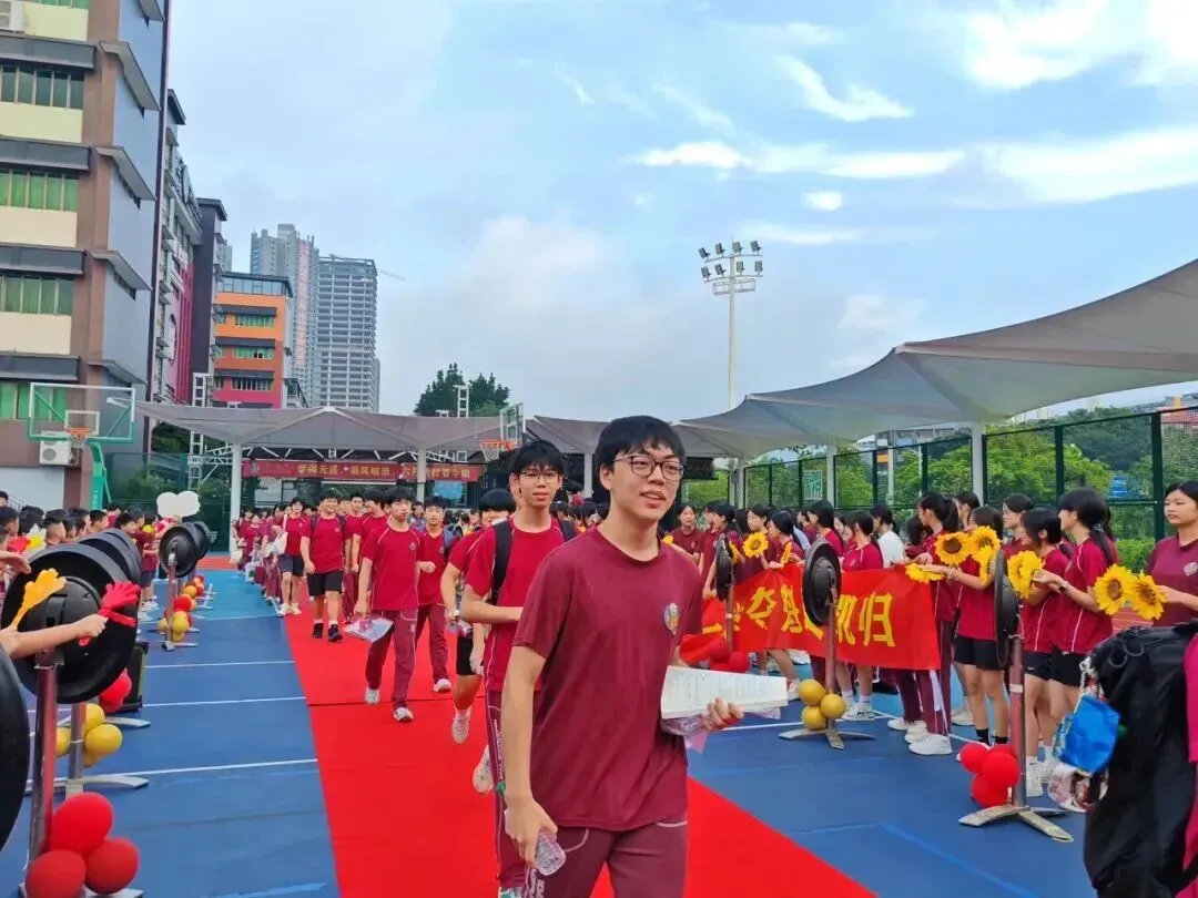 三年砺剑,首战锋芒——直击黄埔2026中考第一天-第32张图片-四季读书网