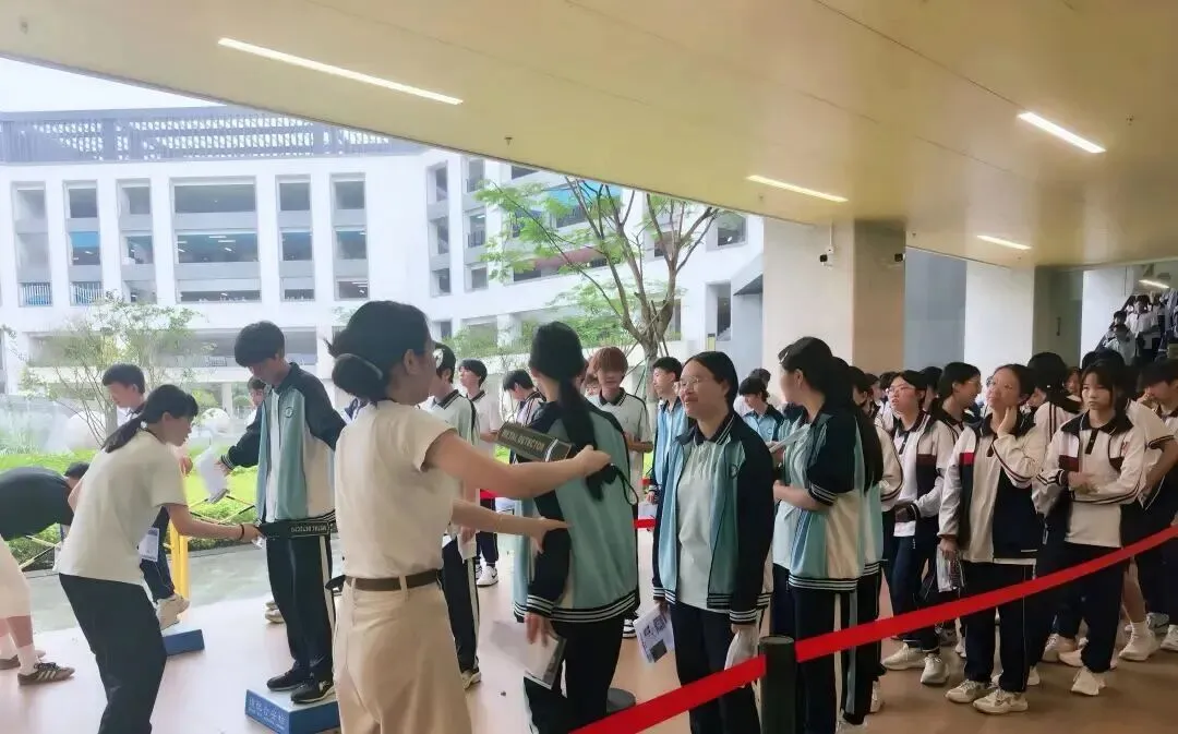 三年砺剑,首战锋芒——直击黄埔2026中考第一天-第65张图片-四季读书网