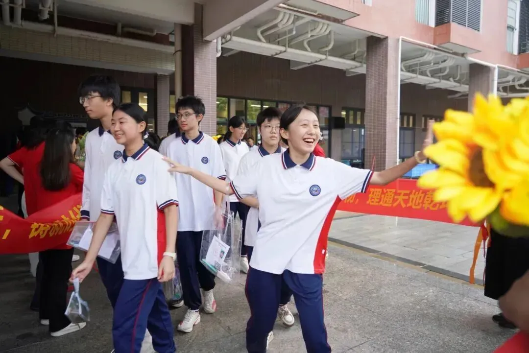 三年砺剑,首战锋芒——直击黄埔2026中考第一天-第86张图片-四季读书网