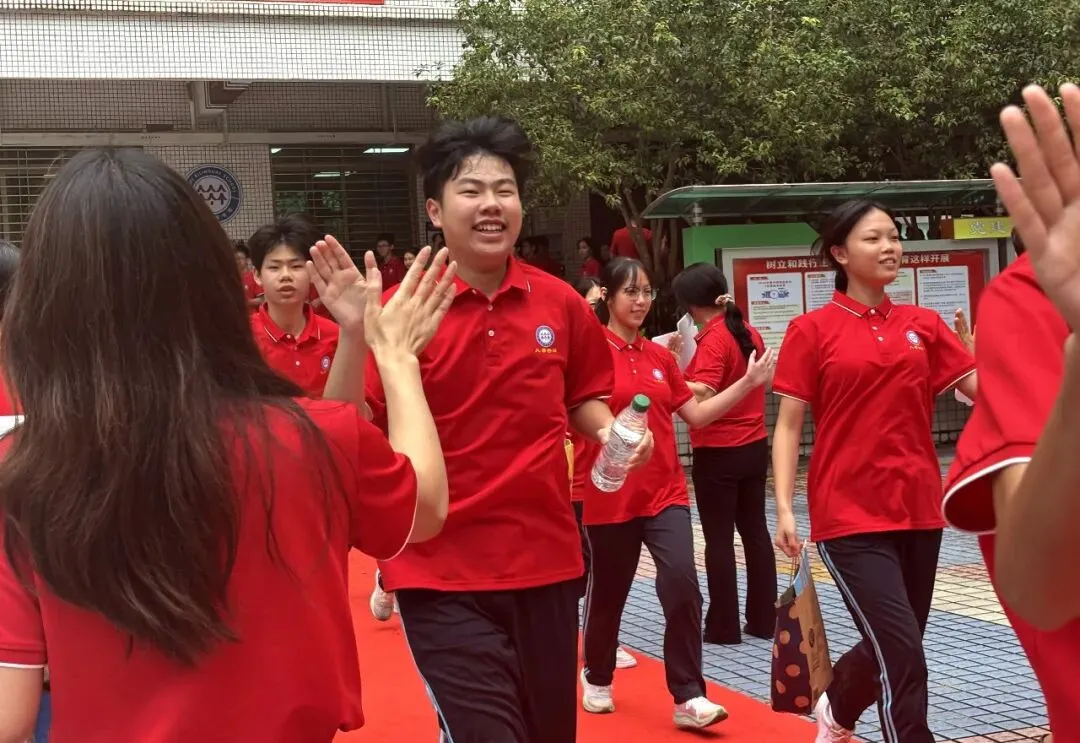 中考必胜丨意气风发 气贯长虹——梅江区北实双语学校2026届送考仪式燃情启幕-第37张图片-四季读书网