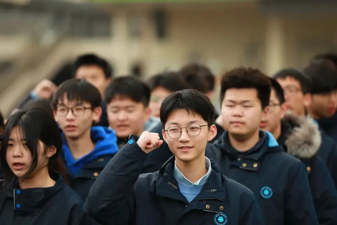 中考出分!这所学校还有少量普高名额!校车接送,多途径升学!-第3张图片-四季读书网