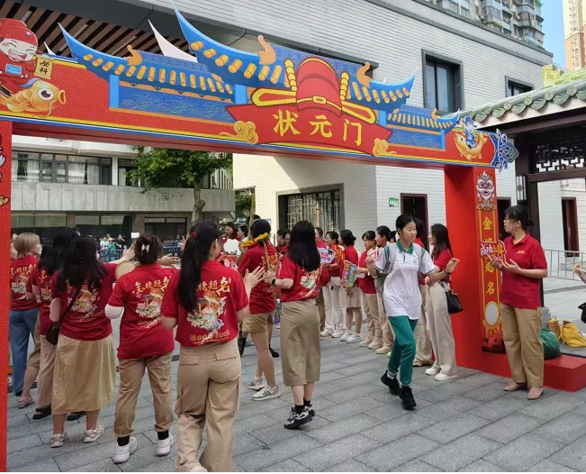 中考开锣丨绿翠送考,平凡的爱助力开门“红”!——奔跑中的绿翠学子,加油!-第9张图片-四季读书网 中考开锣丨绿翠送考,平凡的爱助力开门“红”!——奔跑中的绿翠学子,加油!-第9张图片-四季读书网