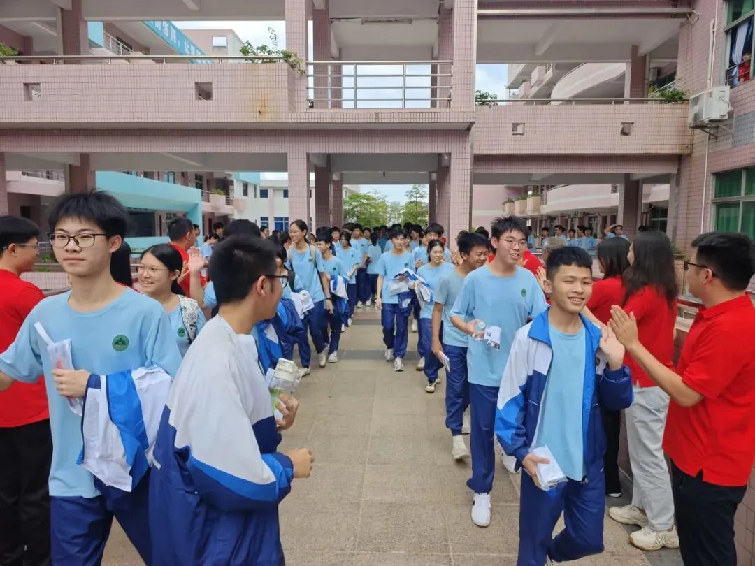加油,少年!江门中考今日开考-第13张图片-四季读书网 加油,少年!江门中考今日开考-第13张图片-四季读书网