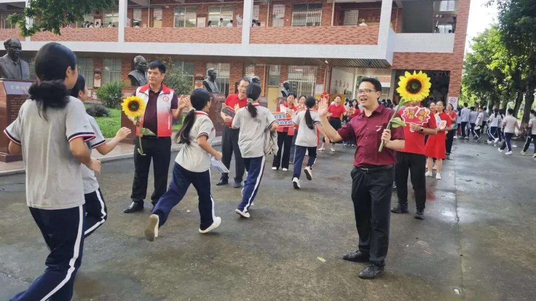 加油,少年!江门中考今日开考-第18张图片-四季读书网 加油,少年!江门中考今日开考-第18张图片-四季读书网